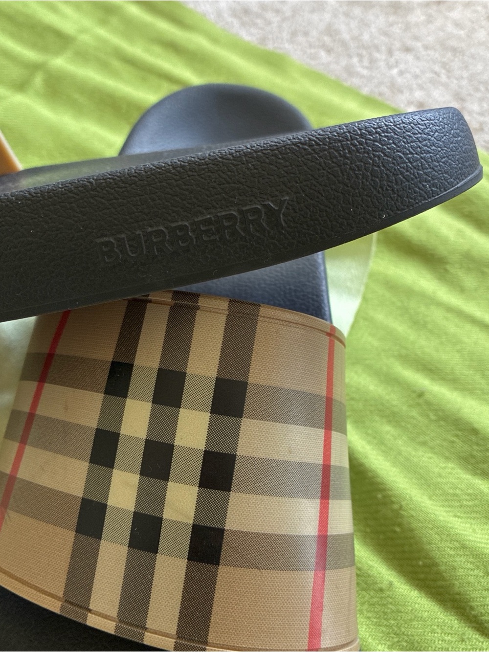 Burberry Black & Nova Check Slides with TB Buckle Belt - Picture 3 of 4